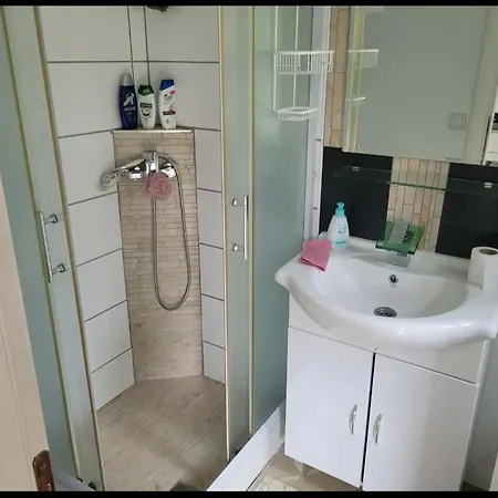 Samir Apartmán *